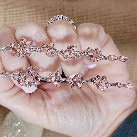 CHAMPAGNE ROSE CRYSTAL DRIP EARRINGS - Picture 5 of 8